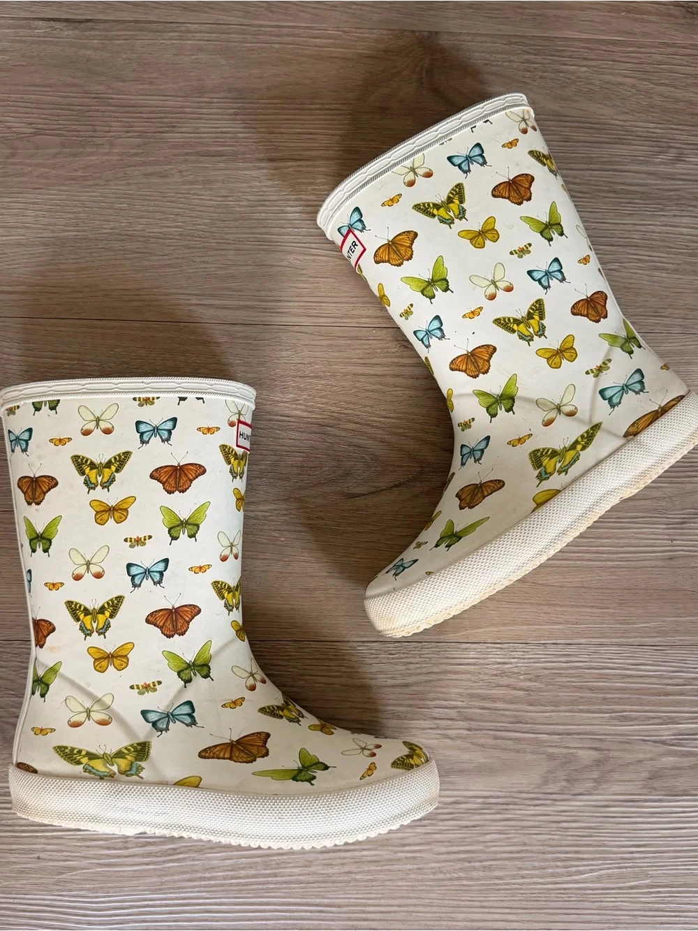 Hunter Kids Butterfly-Print Rain Boot 🦋